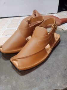 Diagonal Luxe  Peshawari Chappal