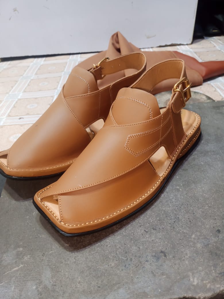 Diagonal Luxe  Peshawari Chappal